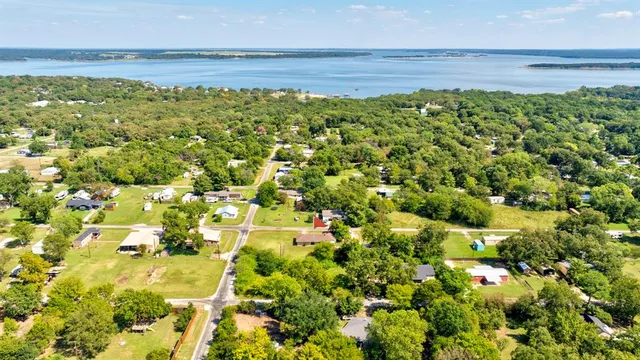 $1,400 | 373 Old Shawnee Trail Drive, Gordonville, TX 76245