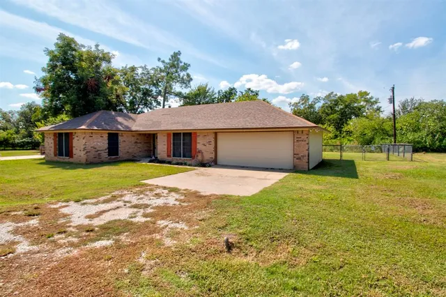 $1,400 | 373 Old Shawnee Trail Drive, Gordonville, TX 76245