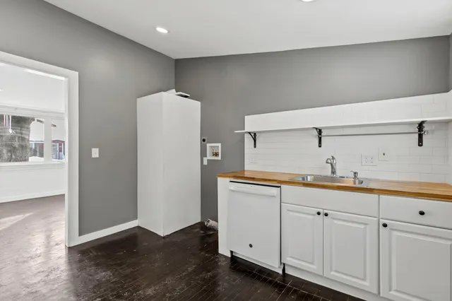 $235,000 | 15 Sterling Road, Auburn, ME 04210