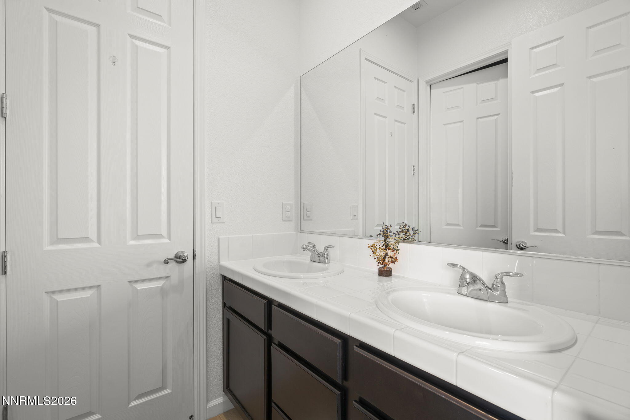 10080 Ellis Pk Lane Reno, NV 89521 - Photo 17 of 32 24-web-or-mls-_DSC8117