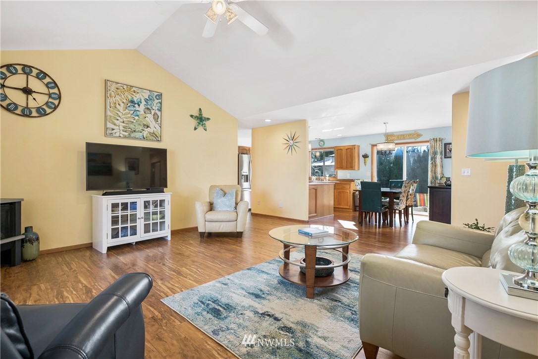 8135 Comox Road Birch Bay, WA 98230 - Photo 3 of 23 Gallery Image 3