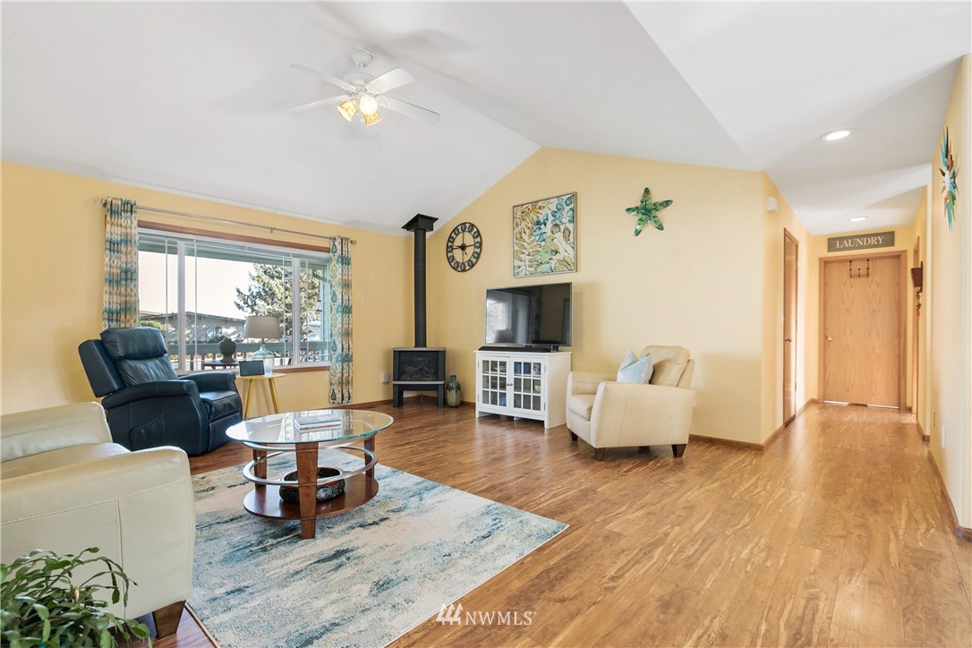 8135 Comox Road Birch Bay, WA 98230 - Photo 5 of 23 Gallery Image 5