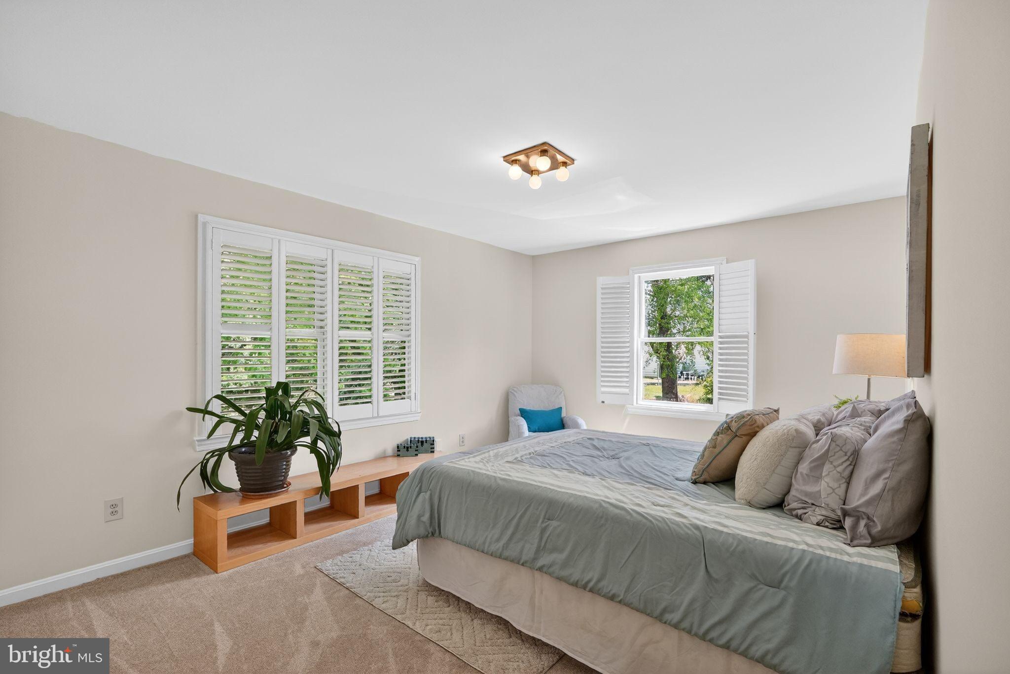 13821 Esworthy Road Darnestown, MD 20874 - Photo 20 of 98 Very spacious and bright