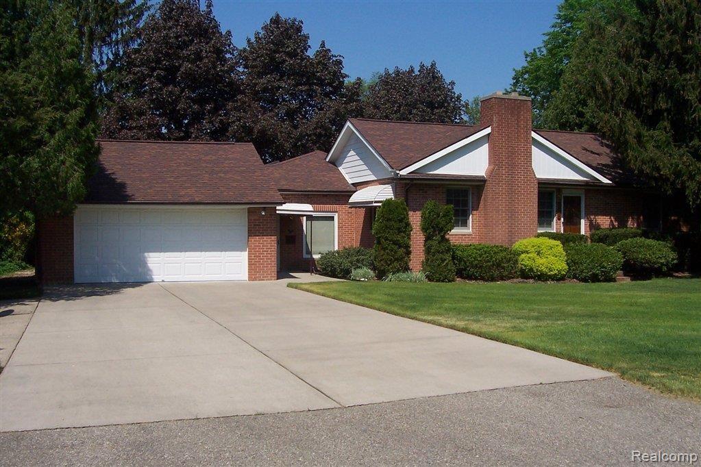 4175 Rural Street Waterford, MI 48329 - Photo 1 of 19 FRONT OF HOME