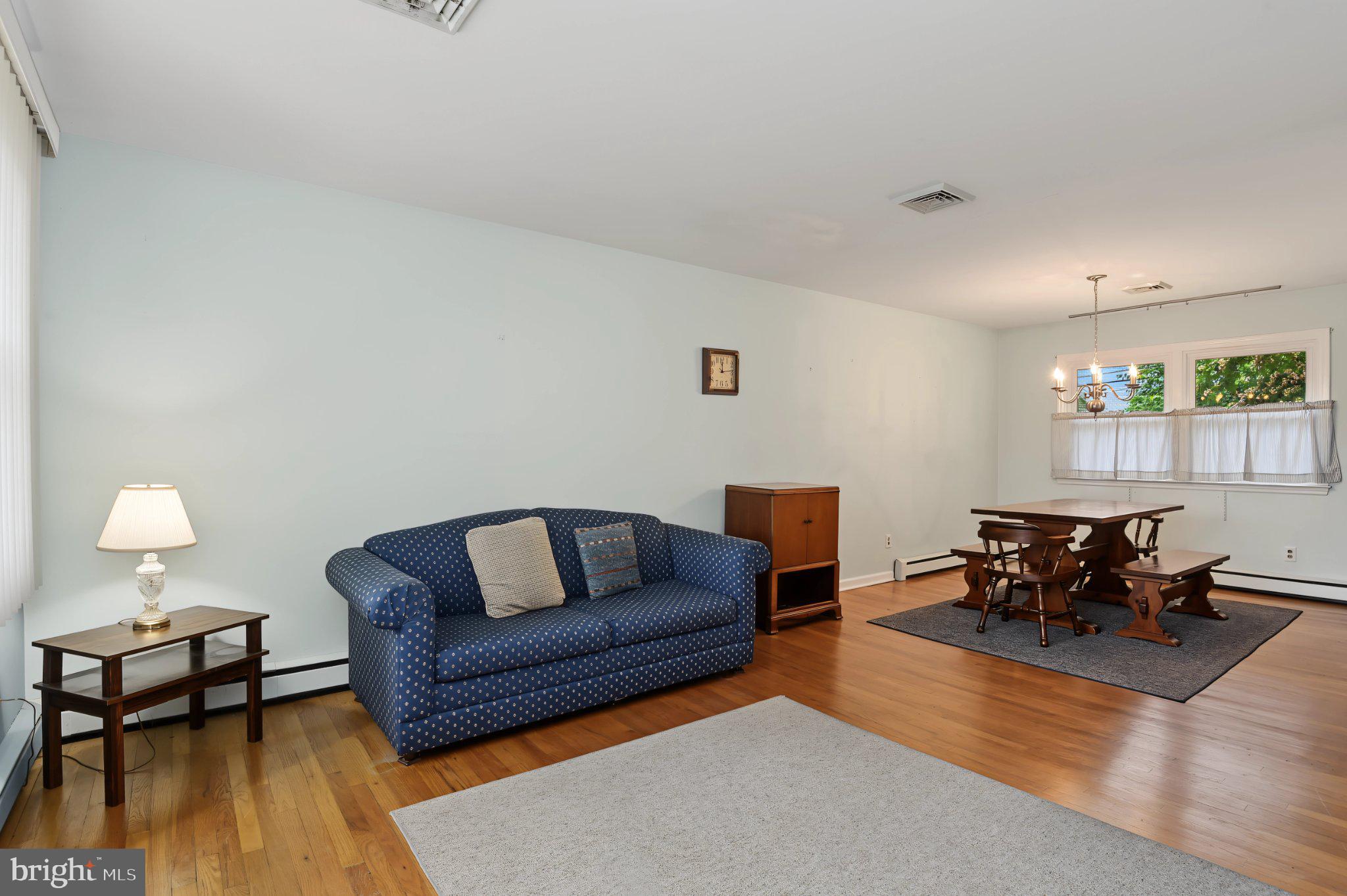2702 Pecksniff Road Wilmington, DE 19808 - Photo 9 of 24 Spacious living area with natural light.