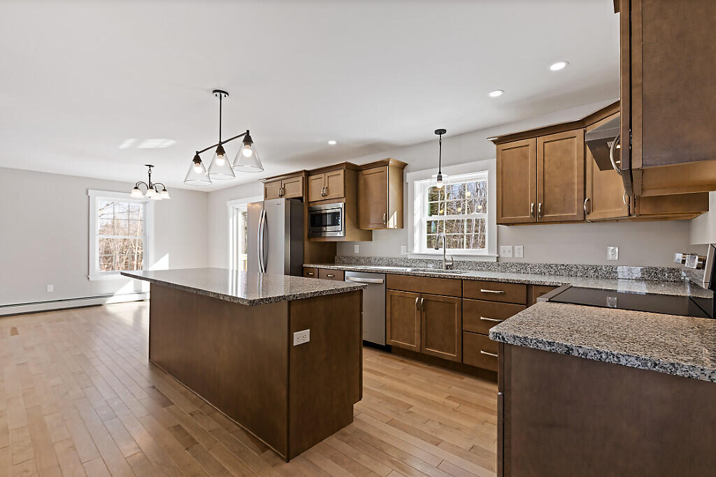 11 Pleasant Hill Road Sidney, ME 04330 - Photo 14 of 73 61_BP5A0942_DxO_mls