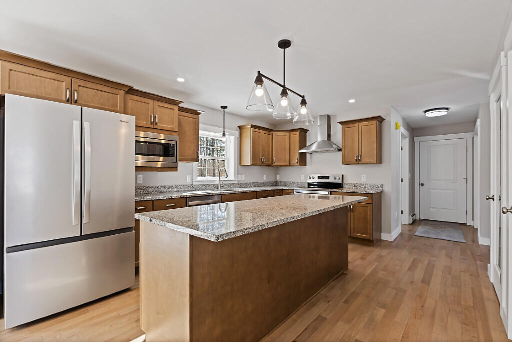 11 Pleasant Hill Road Sidney, ME 04330 - Photo 9 of 73 60_BP5A0939_DxO_mls