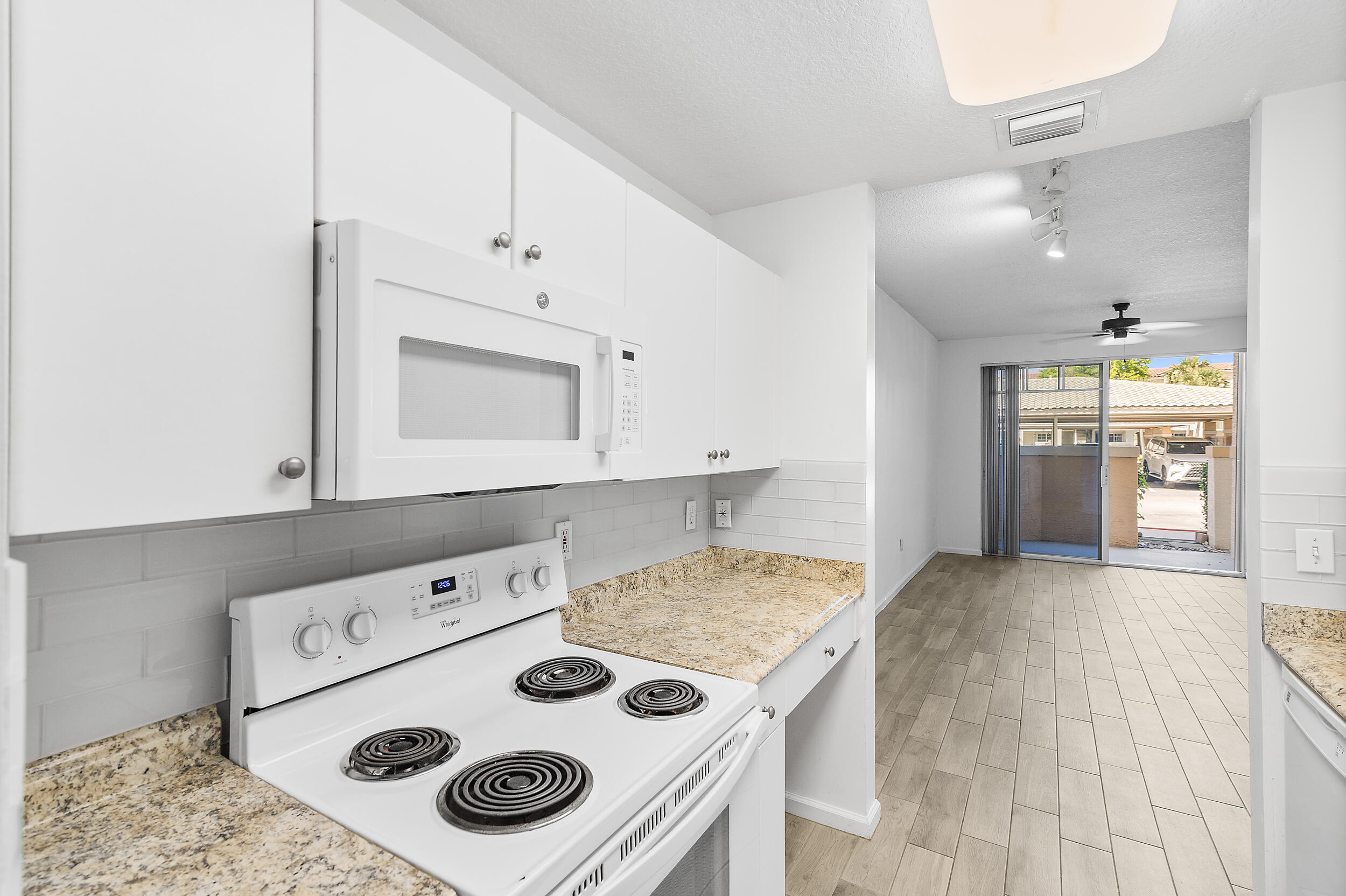 4784 Central Boulevard, Unit 12 Jupiter, FL 33458 - Photo 8 of 23 dsc_5387