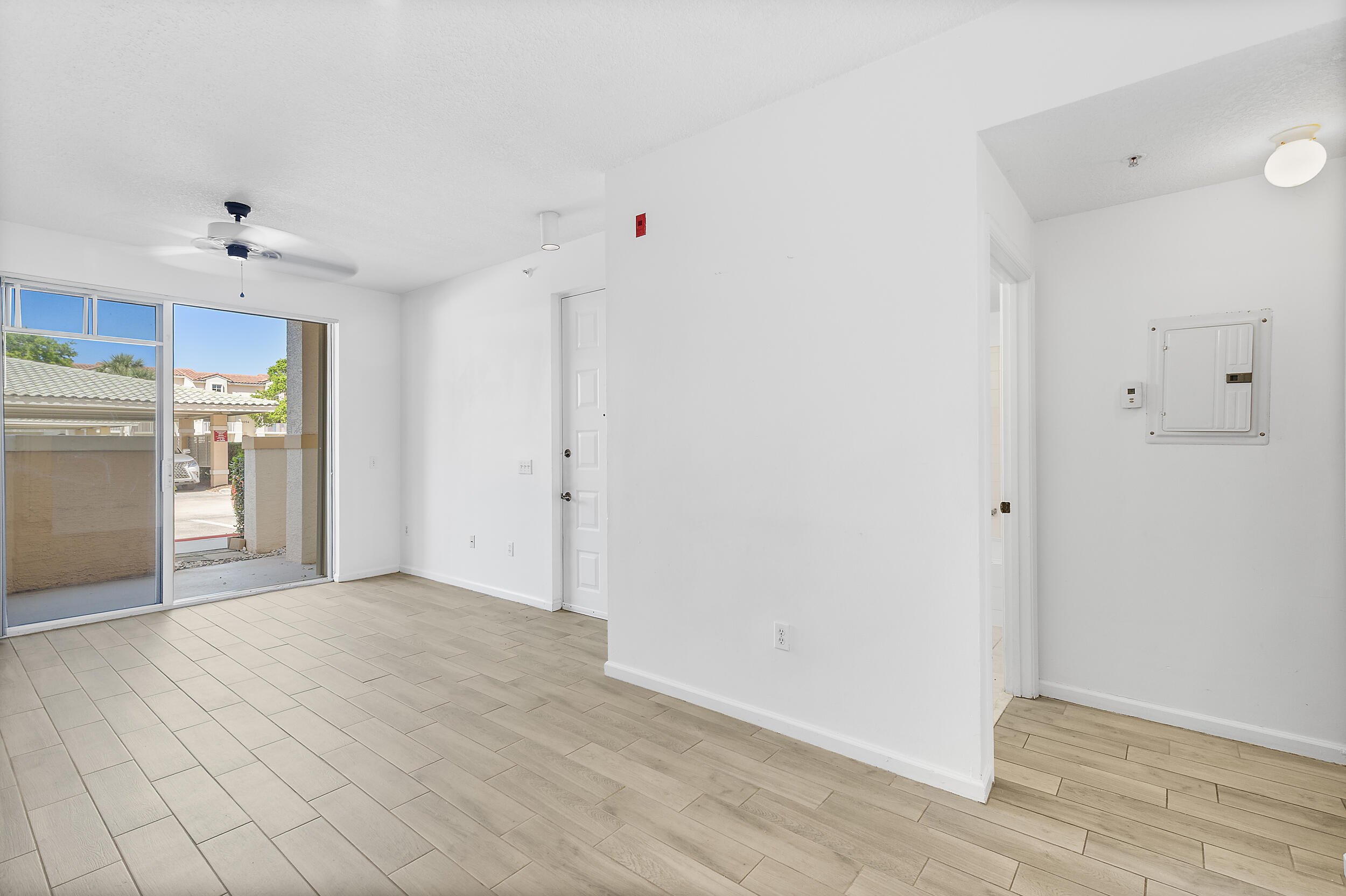 4784 Central Boulevard, Unit 12 Jupiter, FL 33458 - Photo 10 of 23 dsc_5332