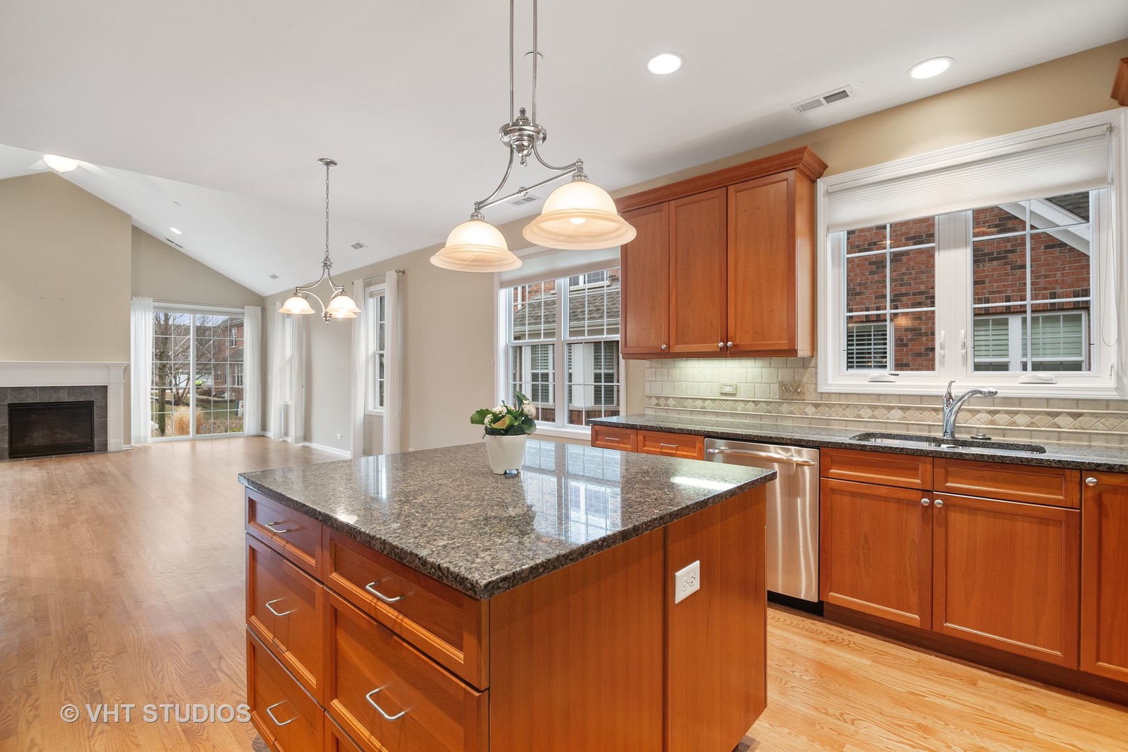 1143 Adams Street Northbrook, IL 60062 - Photo 5 of 23