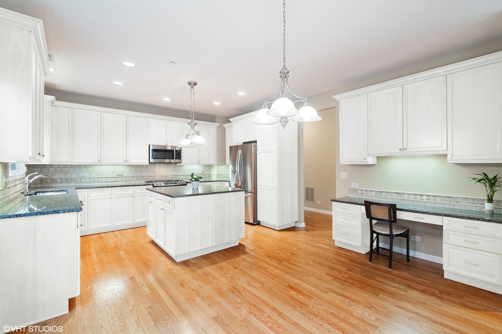 1143 Adams Street Northbrook, IL 60062 - Photo 6 of 23