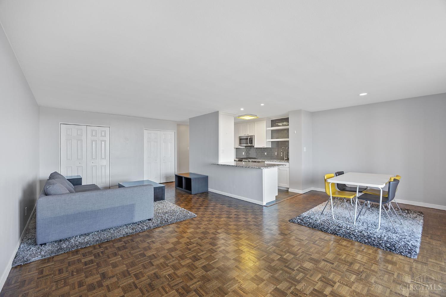 2324 Madison Road, Unit 901 Cincinnati, OH 45208 - Photo 30 of 42 Gallery Image 30