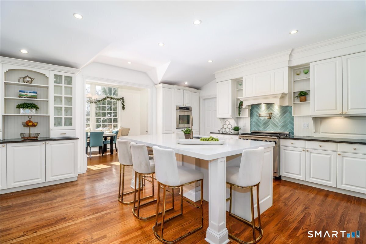 9 Old Farm Road Wilton, CT 06897 - Photo 5 of 39