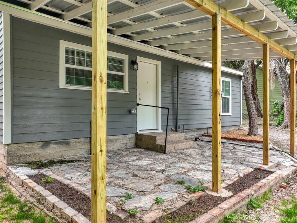1545 Reuter Avenue Waco, TX 76708 - Photo 28 of 31 Covered Patio