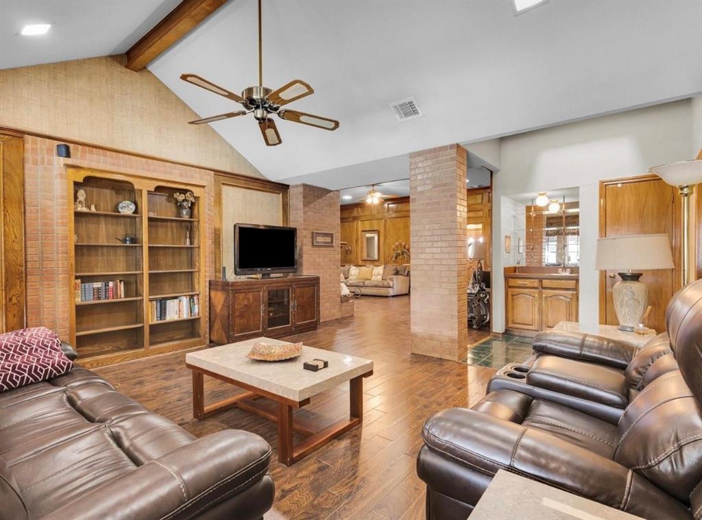 3630 Ridgewood Drive Grand Prairie, TX 75052 - Photo 2 of 5