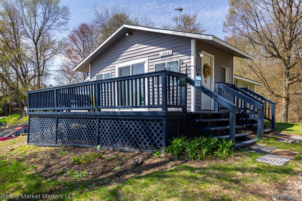 2543 Henry Road Lapeer, MI 48446 - Photo 1 of 30