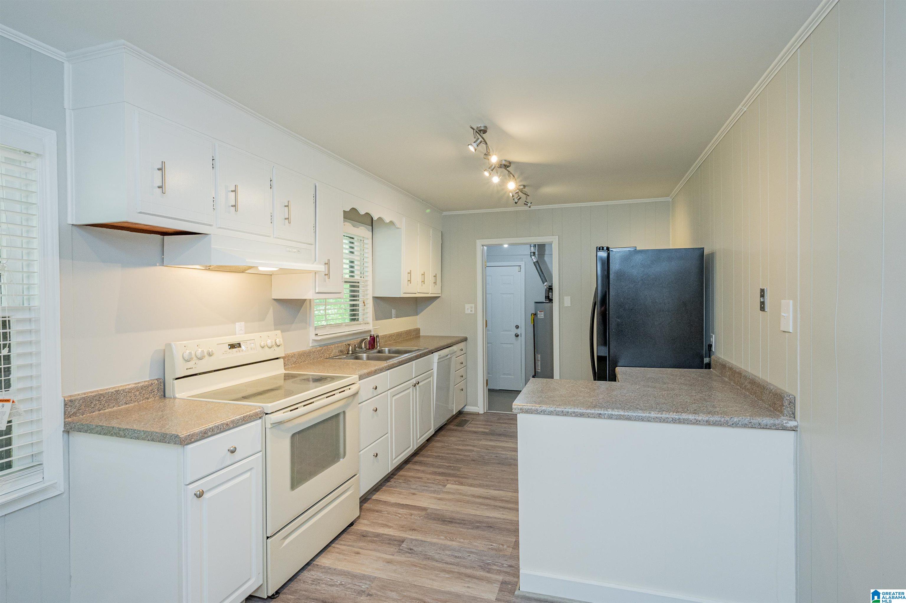112 Hart Avenue Bessemer, AL 35023 - Photo 11 of 36