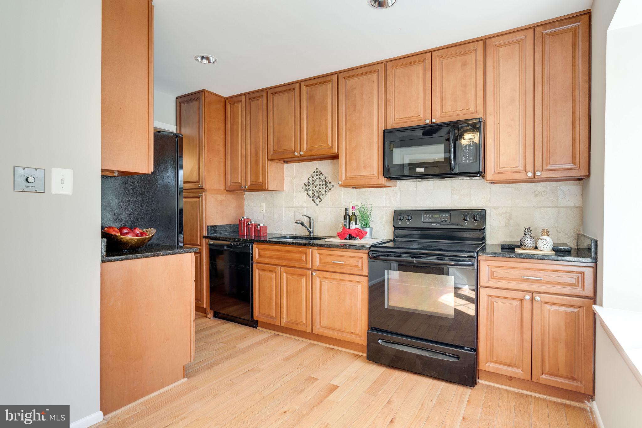 7241 Reservoir Road Springfield, VA 22150 - Photo 9 of 68