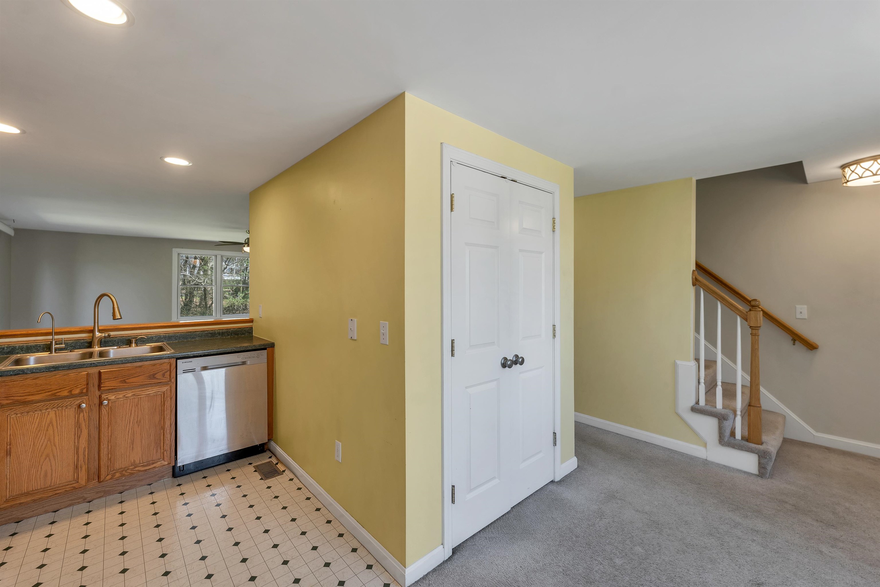 422 Ledgeview Drive Rochester, NH 03839 - Photo 13 of 33