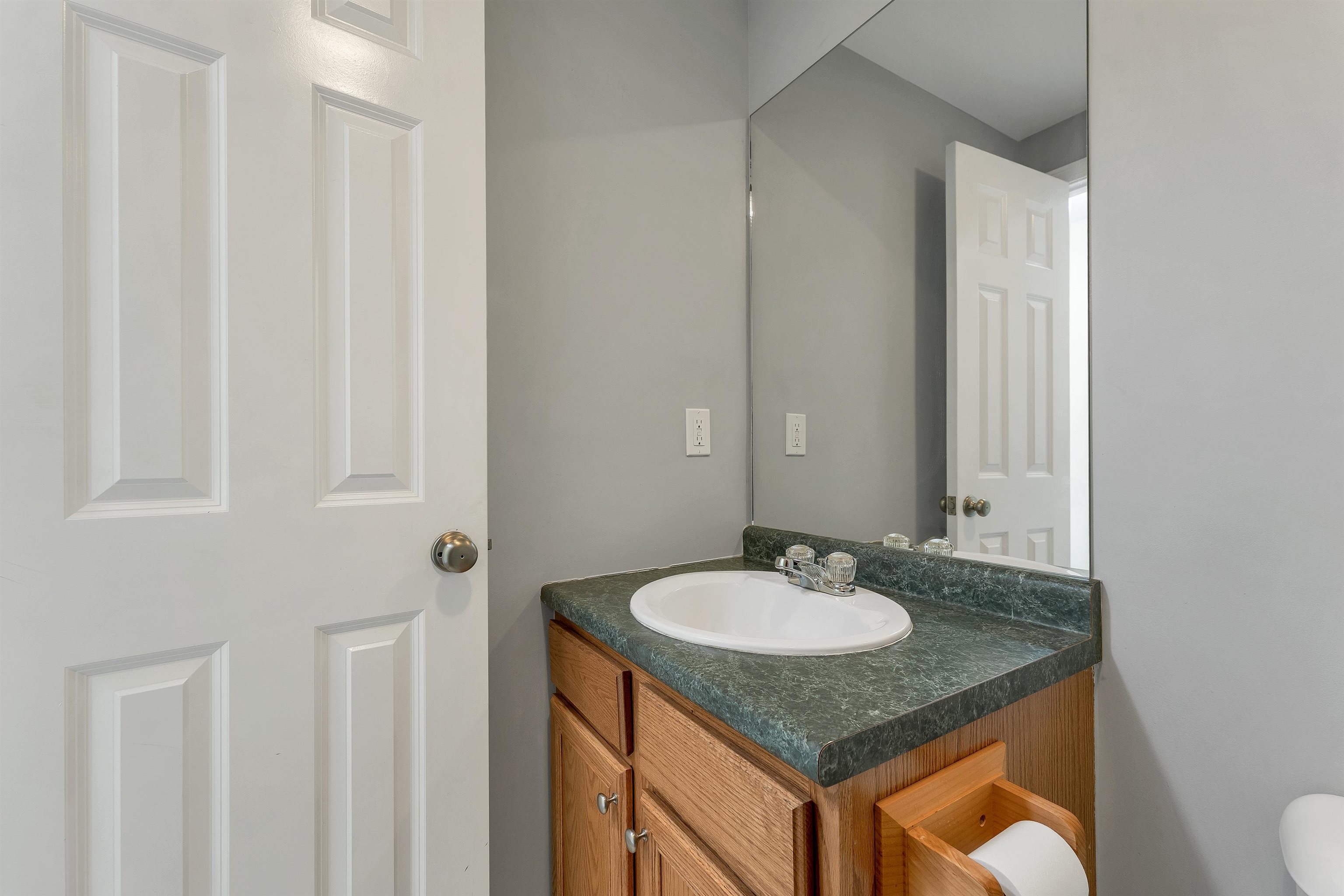 422 Ledgeview Drive Rochester, NH 03839 - Photo 14 of 33