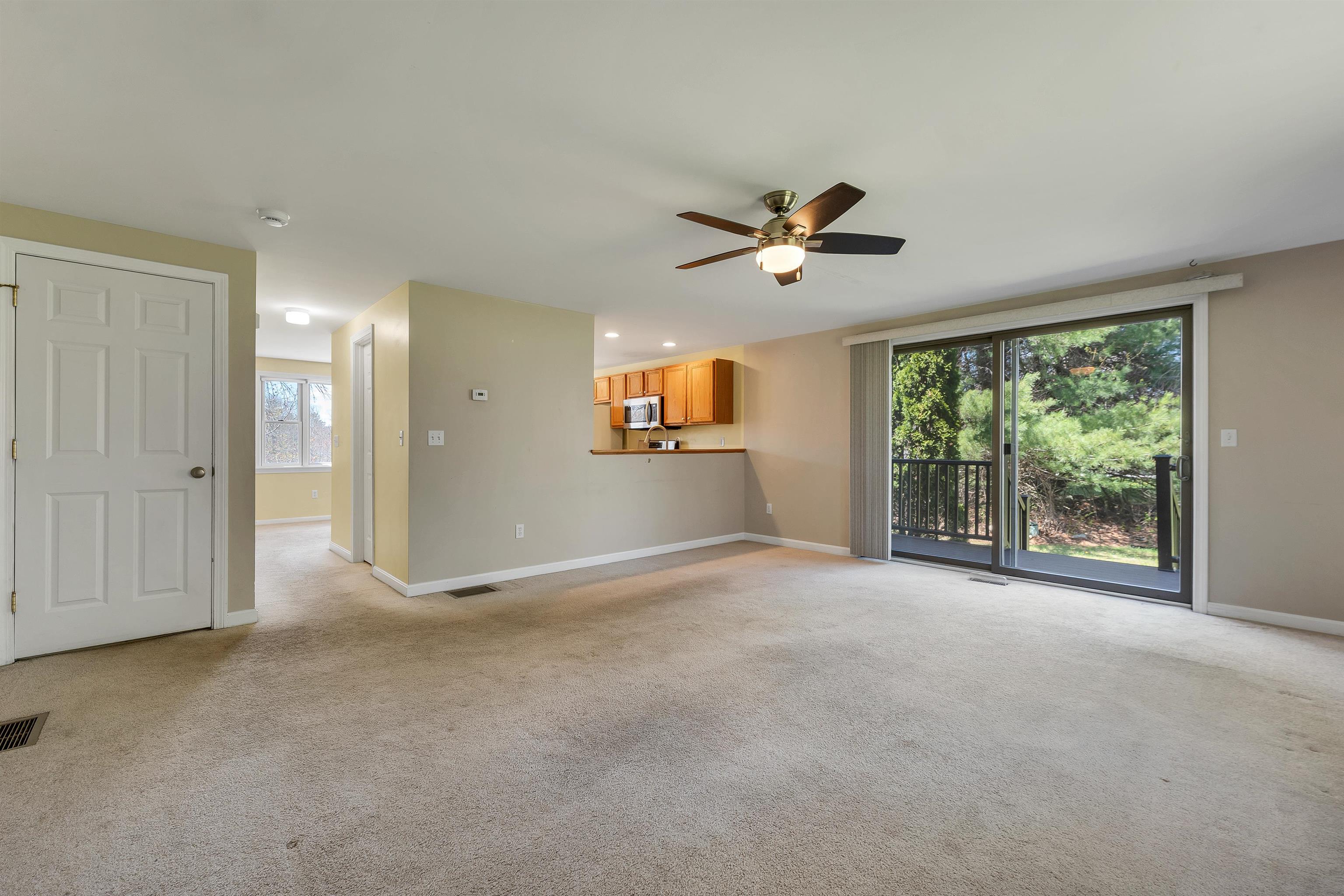 422 Ledgeview Drive Rochester, NH 03839 - Photo 6 of 33