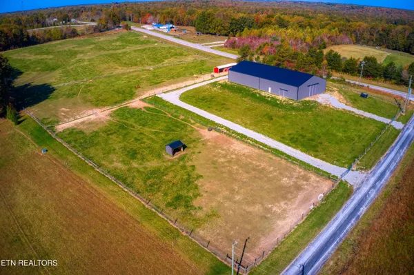 $395,000 | 1008 Tanglewood Boulevard, Jamestown, TN 38556
