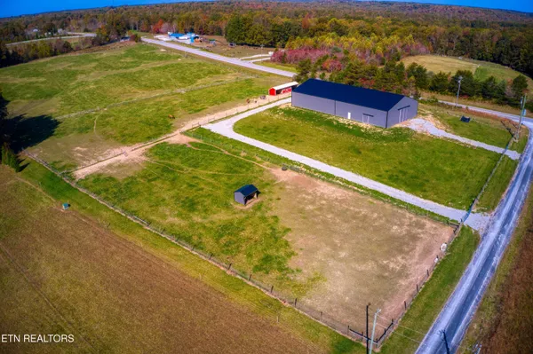 $395,000 | 1008 Tanglewood Boulevard, Jamestown, TN 38556