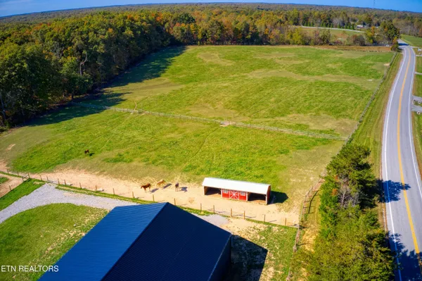 $395,000 | 1008 Tanglewood Boulevard, Jamestown, TN 38556