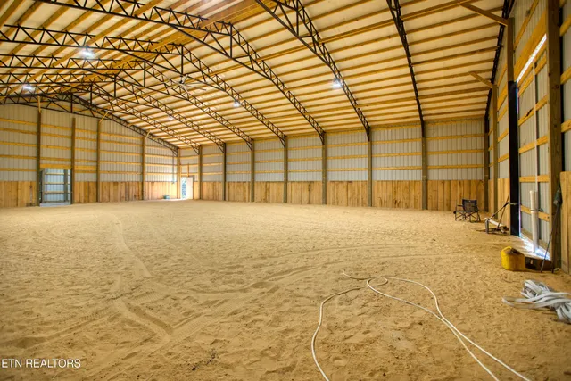 $395,000 | 1008 Tanglewood Boulevard, Jamestown, TN 38556