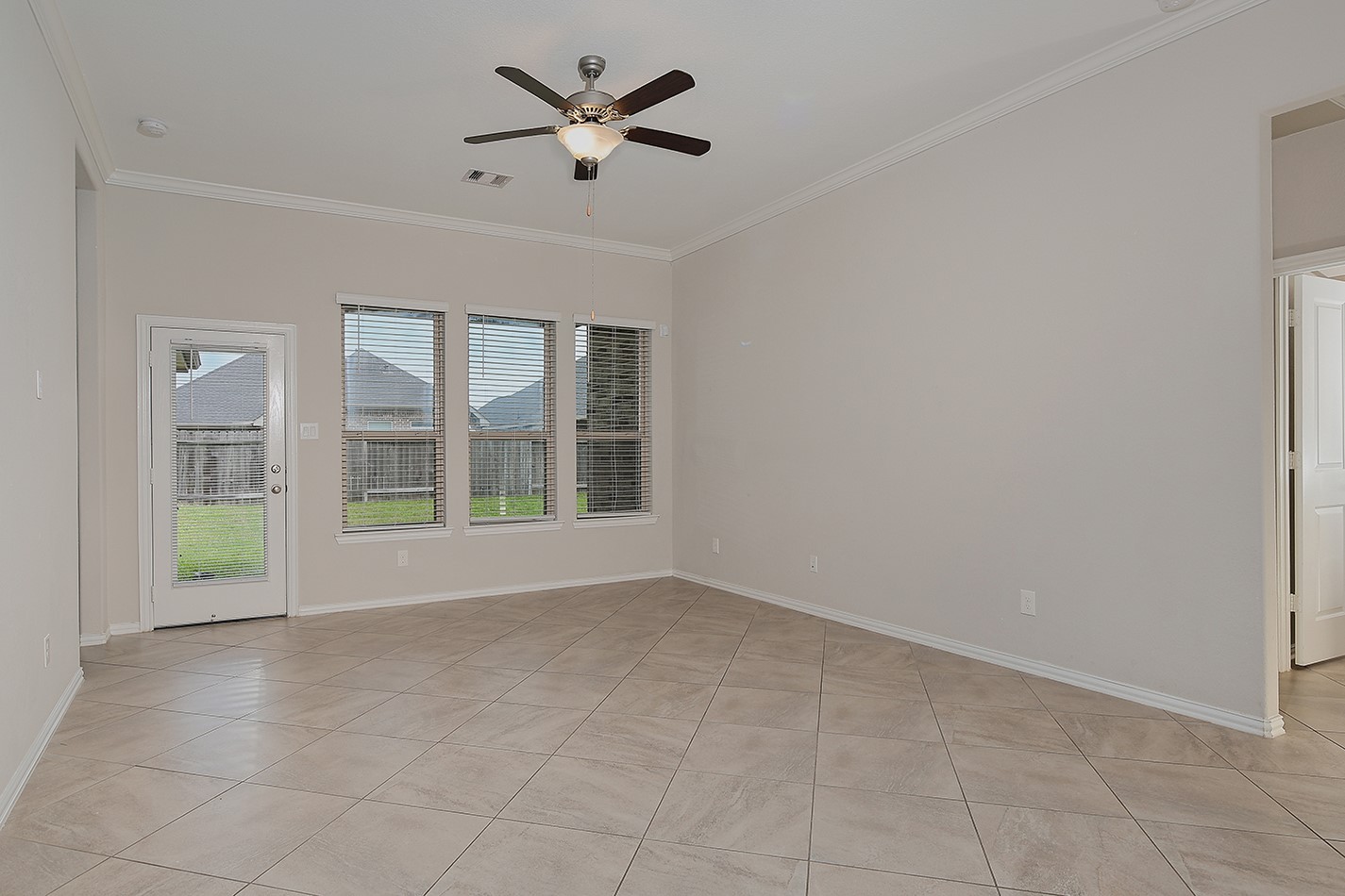 3521 Brian Valley Court Spring, TX 77386 - Photo 13 of 31 Family Room