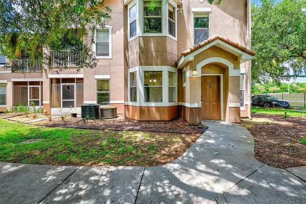 $2,400 | 18138 Villa Creek Drive, Unit 18138, Tampa, FL 33647