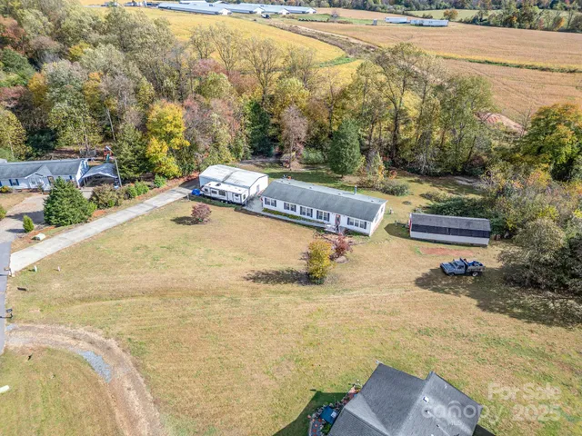 $265,000 | 339 Howard Norton Drive, Hiddenite, NC 28636