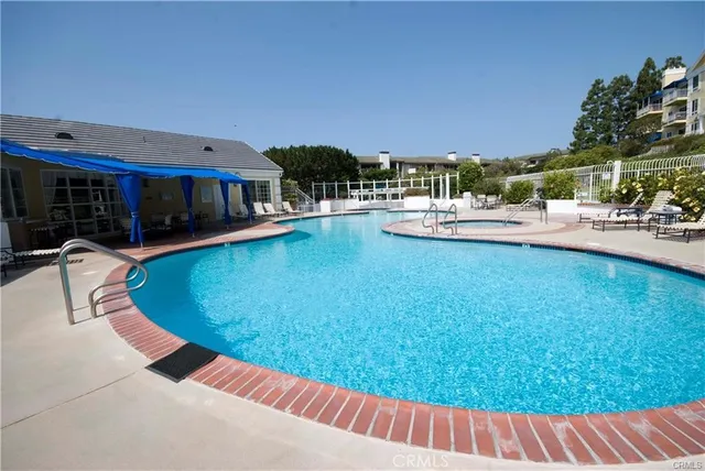 $875,000 | 102 Scholz Plaza, Newport Beach, CA 92663