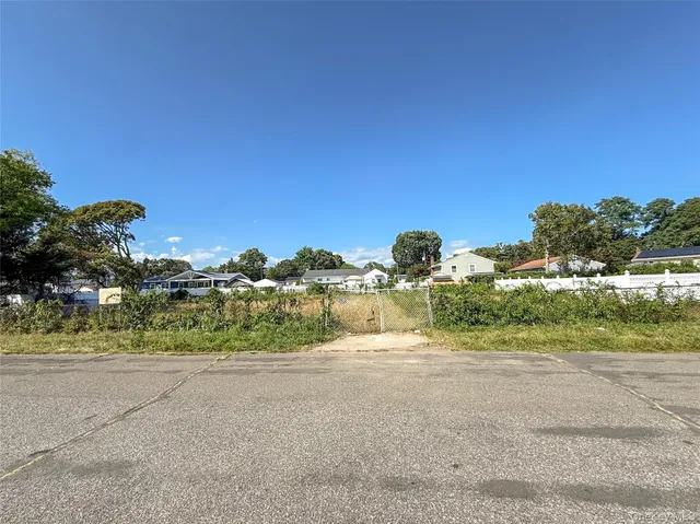 $350,888 | 485-lot B 42nd Street, Lindenhurst, NY 11757