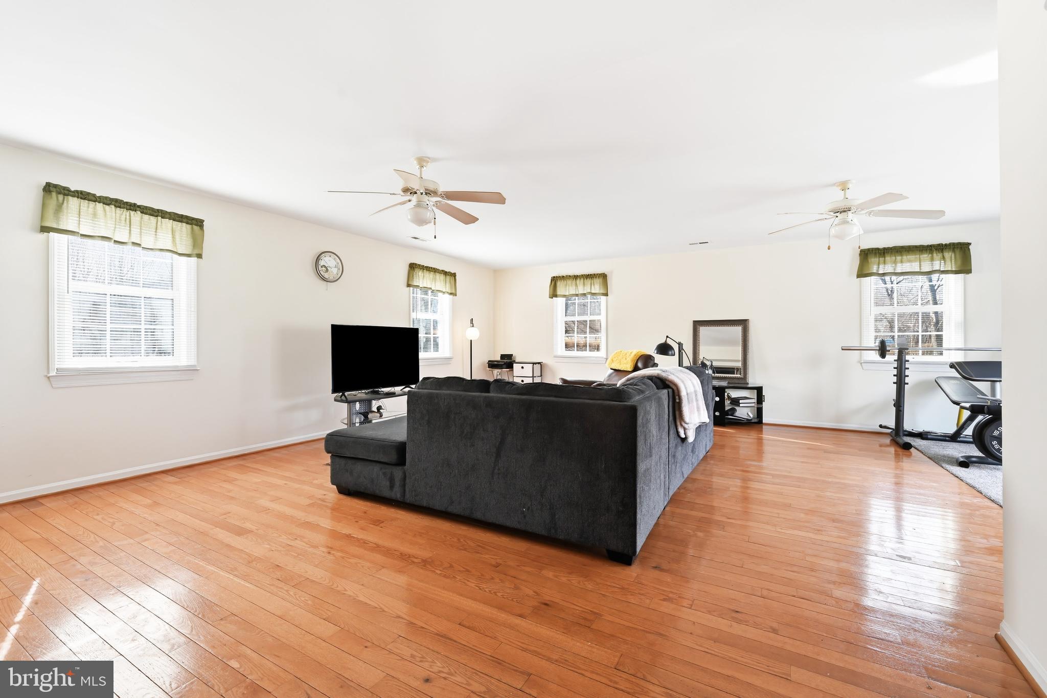 1150 Little Creek Road Chester, MD 21619 - Photo 2 of 24 Oversized living room