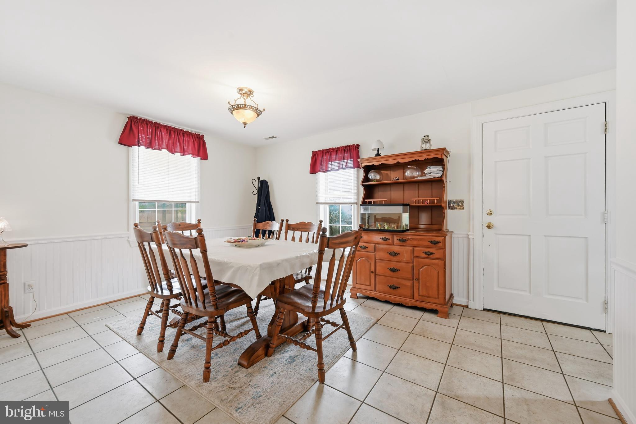 1150 Little Creek Road Chester, MD 21619 - Photo 5 of 24 Dining room