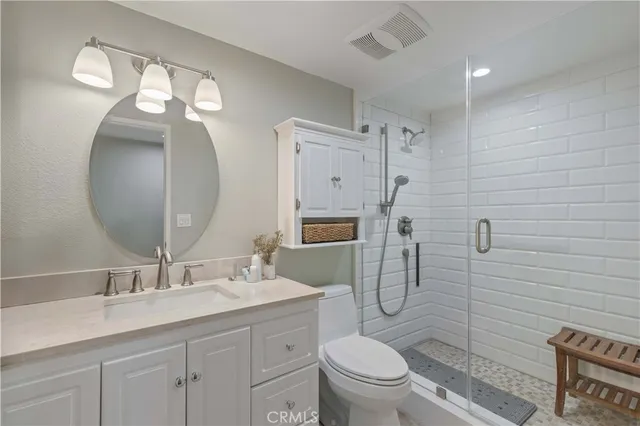 $875,000 | 10409 Riverside Drive, Unit 204, Toluca Lake, CA 91602