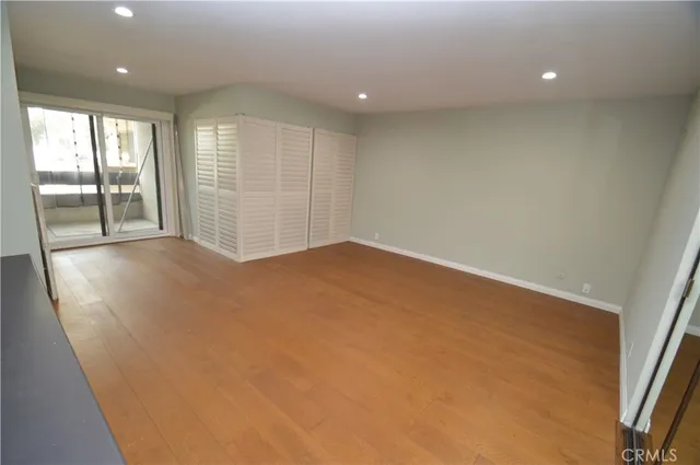 $875,000 | 10409 Riverside Drive, Unit 204, Toluca Lake, CA 91602