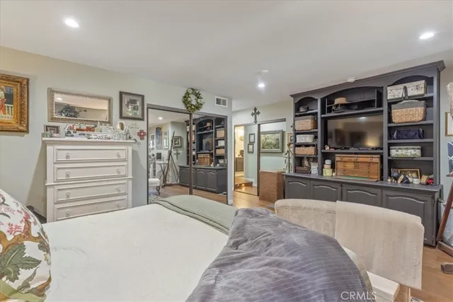 $875,000 | 10409 Riverside Drive, Unit 204, Toluca Lake, CA 91602