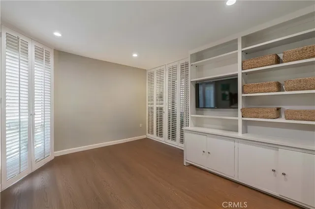 $875,000 | 10409 Riverside Drive, Unit 204, Toluca Lake, CA 91602