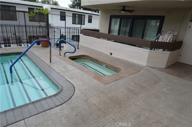 $875,000 | 10409 Riverside Drive, Unit 204, Toluca Lake, CA 91602