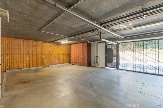 $875,000 | 10409 Riverside Drive, Unit 204, Toluca Lake, CA 91602