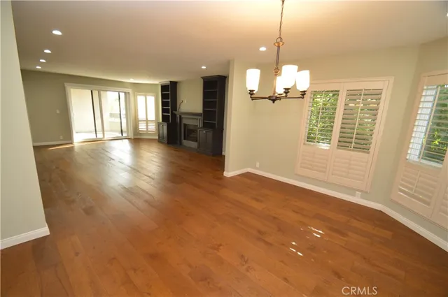 $875,000 | 10409 Riverside Drive, Unit 204, Toluca Lake, CA 91602