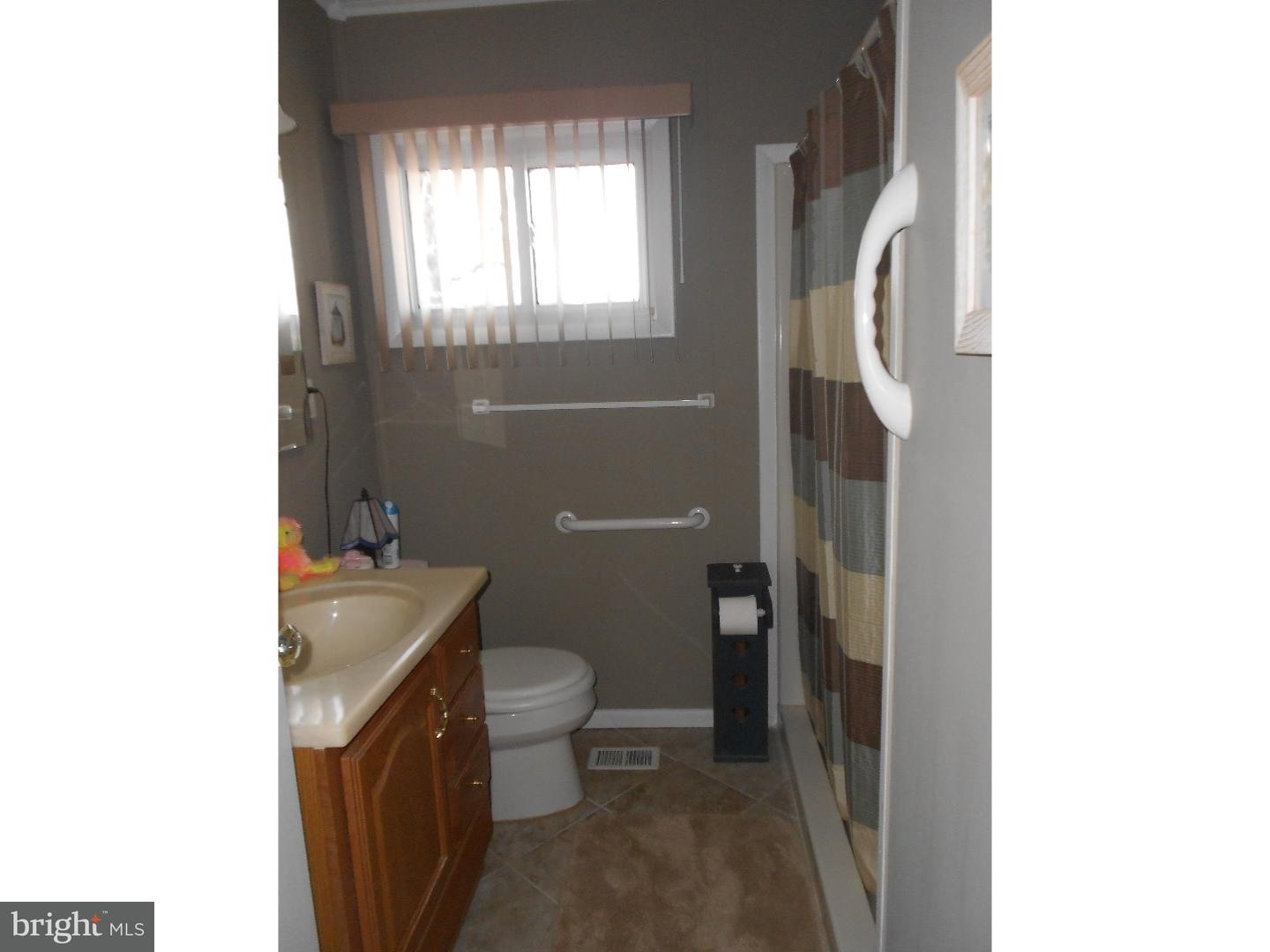 618 Chatham Road Fairless Hills, PA 19030 - Photo 19 of 22 Bathroom