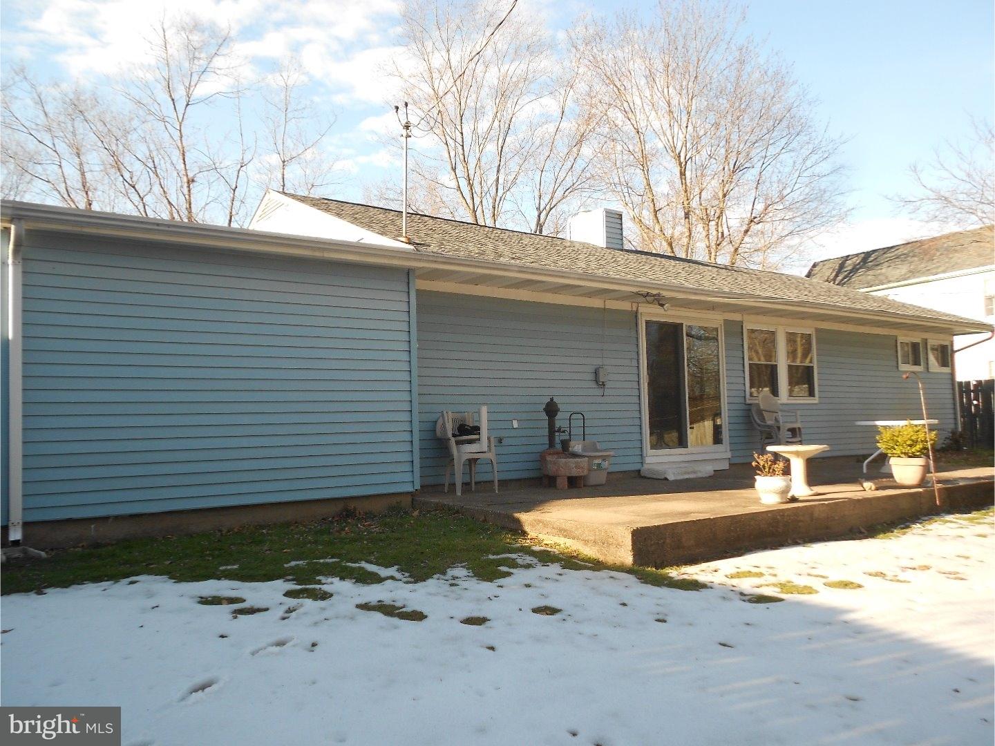618 Chatham Road Fairless Hills, PA 19030 - Photo 20 of 22 Exterior Back