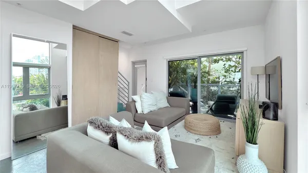 $3,040,000 | 734 Michigan Avenue, Miami Beach, FL 33139