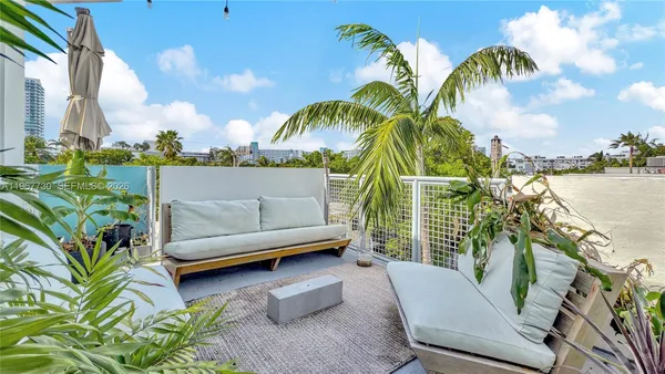 $3,040,000 | 734 Michigan Avenue, Miami Beach, FL 33139