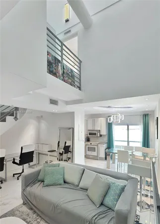 $3,040,000 | 734 Michigan Avenue, Miami Beach, FL 33139