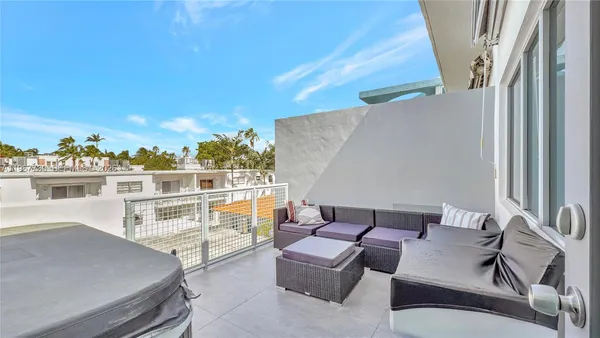 $3,040,000 | 734 Michigan Avenue, Miami Beach, FL 33139