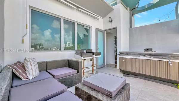 $3,040,000 | 734 Michigan Avenue, Miami Beach, FL 33139